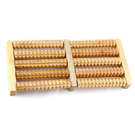 Tradičný drevený masážny prístroj na chodidlá