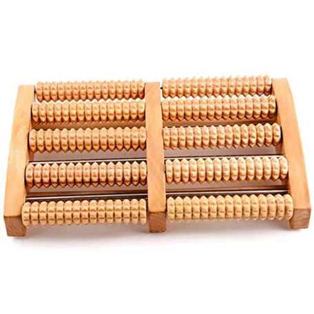 Tradičný drevený masážny prístroj na chodidlá