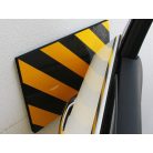 Ochrana dverí vozidla na stenu garáže