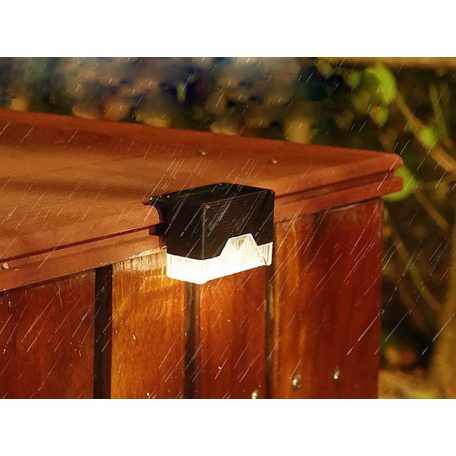 Záhradné solárne lampy so senzorom súmraku 4ks