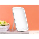 LED kozmetické zrkadlo na líčenie