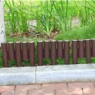 Sada 5-tich plastových zahrandich obrubníkov vo tvare plota v hnedej farbe