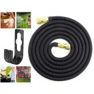 15 metrová postrekovacia hadica s hlavicou postrekovača v čiernej farbe