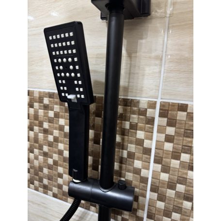 Štvorcová medená sprchová súprava s batériou - čierna farba