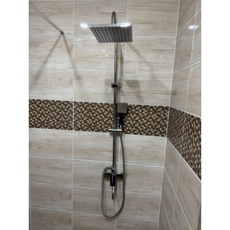 Hranatý medený sprchový set s batériou - farba chróm