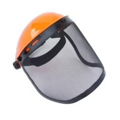 Kovová ochranná prilba pre kosačku na trávu