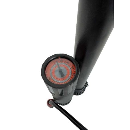 Pumpa na pneumatiky s tlakomerom