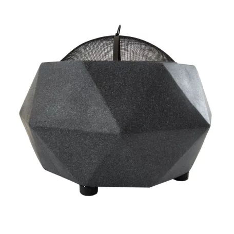 Exterierový moderný gril a ohnisko v tvare diamantu s mriežkovou strechou
